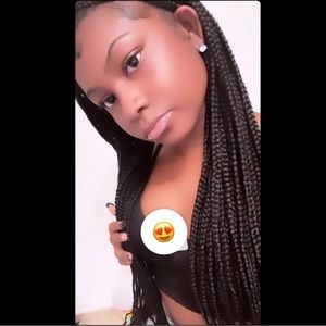 Meet your Posher, Laila